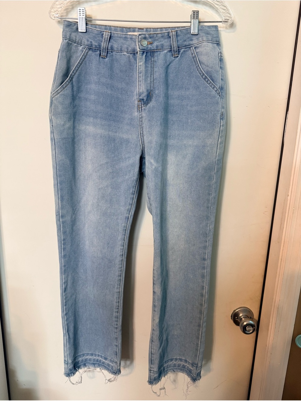Great Smoky Los Angeles light Wash Straight Leg Jeans with Raw Hem Sz 11